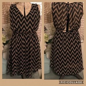 ⭐️Classy Black and Tan Chevron Dress Size Large⭐️